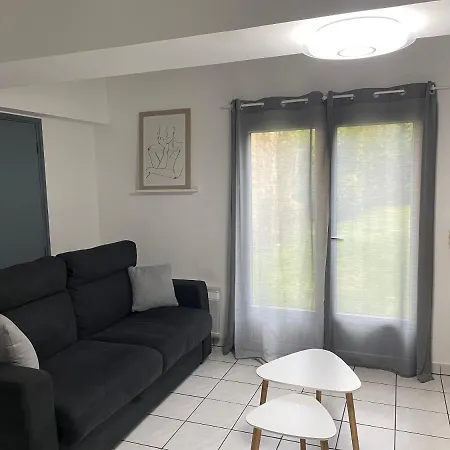 Le First Auversois Charmant Studio Avec Jardinet Apartment