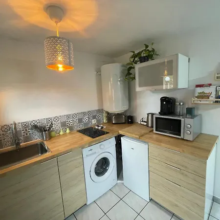 Le First Auversois Charmant Studio Avec Jardinet